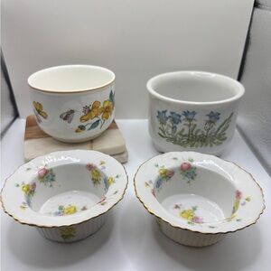 4 floral bowls.
